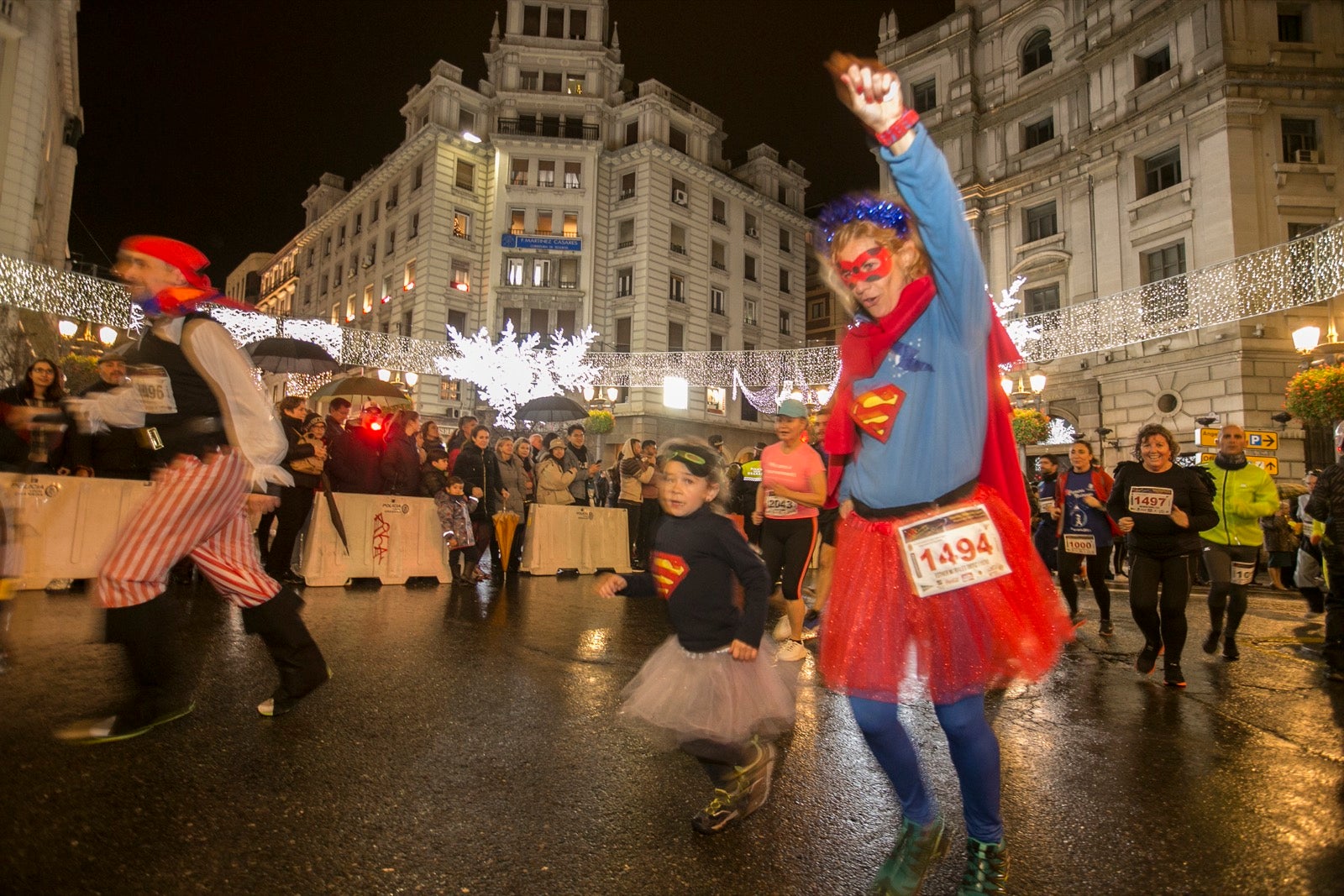 La 28° edición volvió a llenar de color las calles de la capital con sus tradicionales disfraces y sus casi dos mil corredores