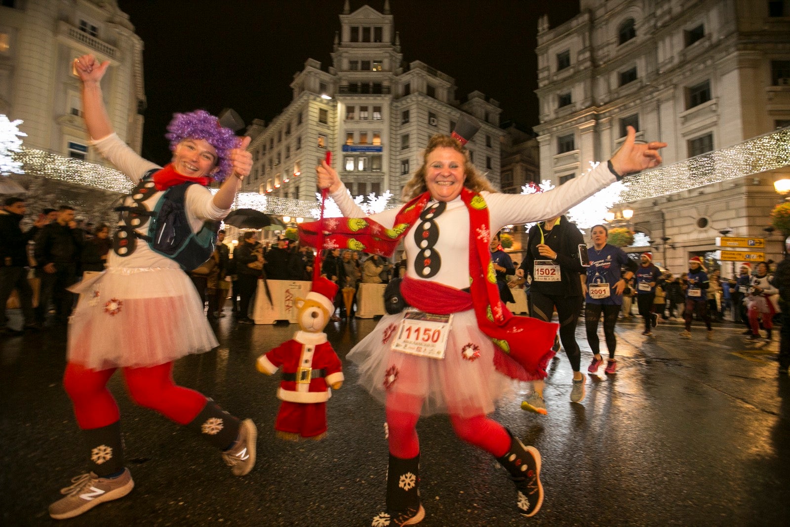 La 28° edición volvió a llenar de color las calles de la capital con sus tradicionales disfraces y sus casi dos mil corredores