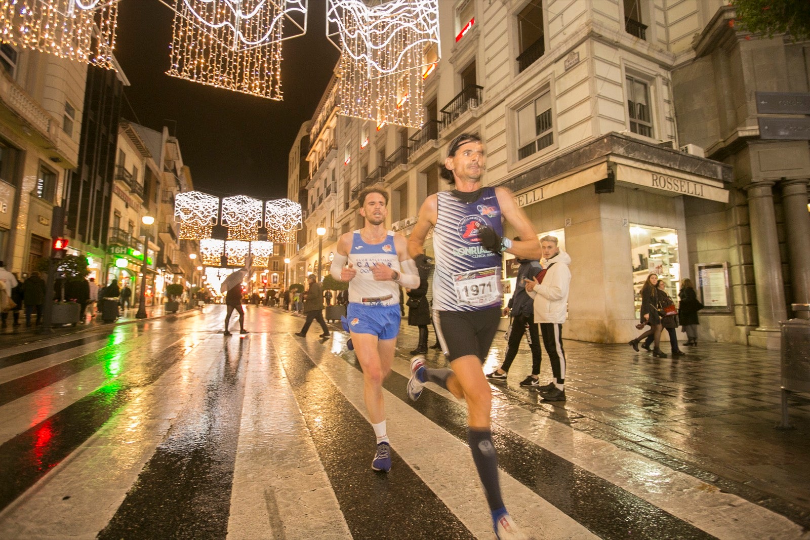 La 28° edición volvió a llenar de color las calles de la capital con sus tradicionales disfraces y sus casi dos mil corredores