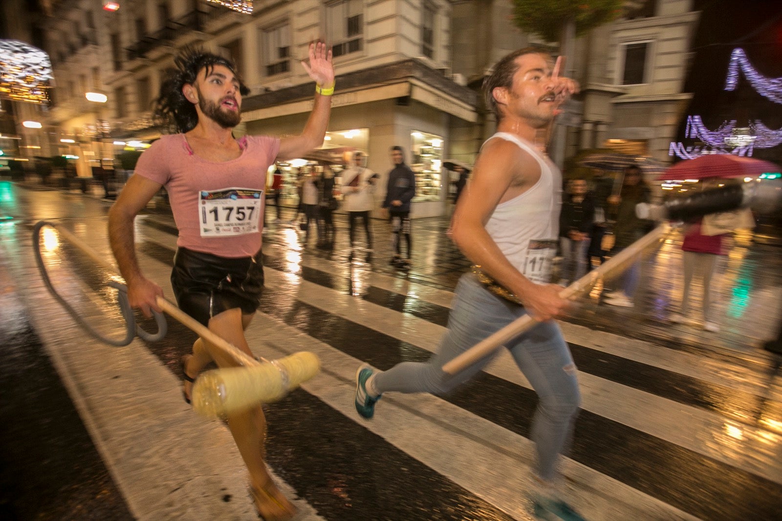 La 28° edición volvió a llenar de color las calles de la capital con sus tradicionales disfraces y sus casi dos mil corredores