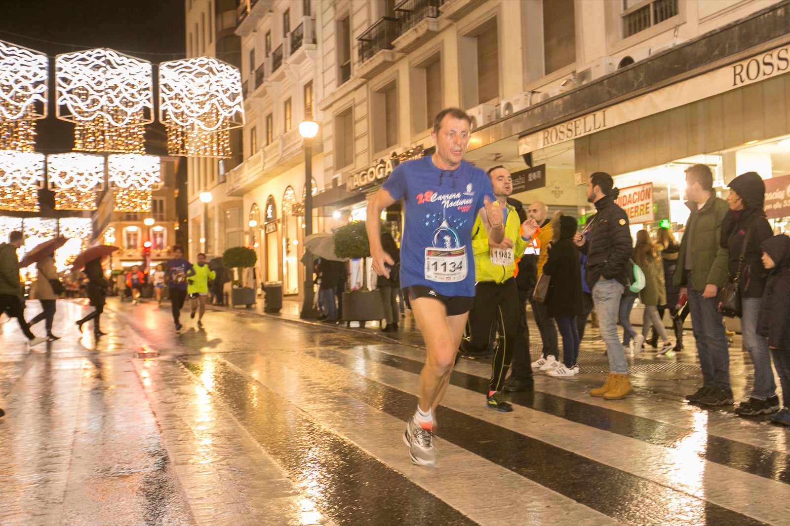 La 28° edición volvió a llenar de color las calles de la capital con sus tradicionales disfraces y sus casi dos mil corredores