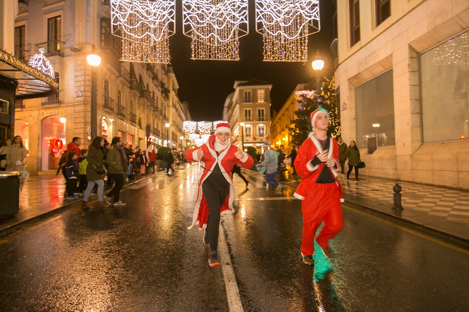 La 28° edición volvió a llenar de color las calles de la capital con sus tradicionales disfraces y sus casi dos mil corredores