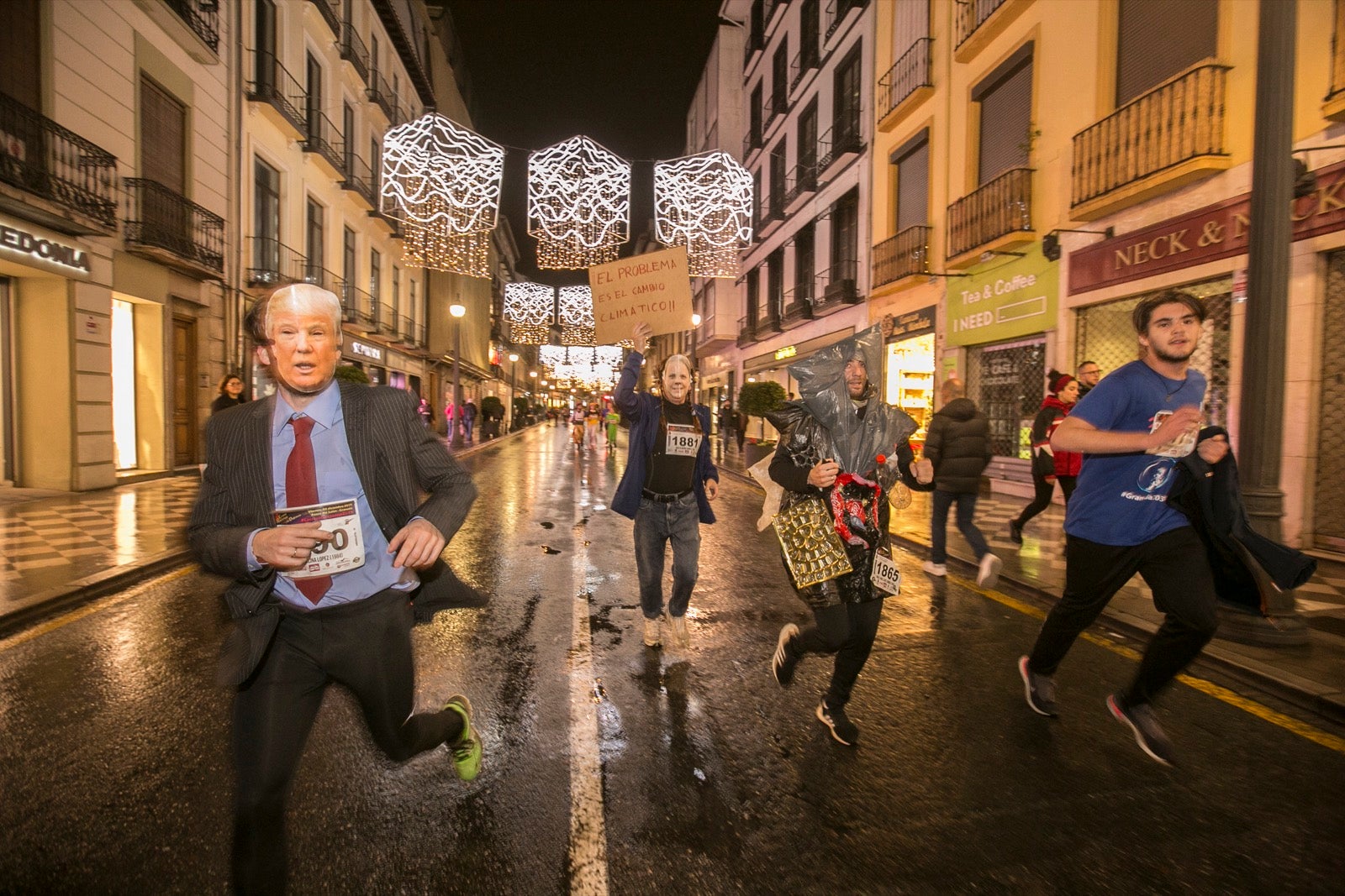 La 28° edición volvió a llenar de color las calles de la capital con sus tradicionales disfraces y sus casi dos mil corredores