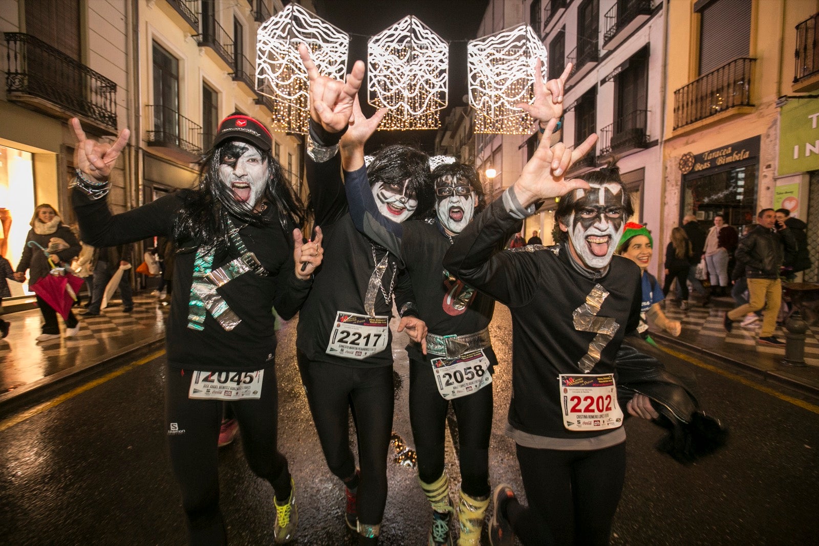 La 28° edición volvió a llenar de color las calles de la capital con sus tradicionales disfraces y sus casi dos mil corredores