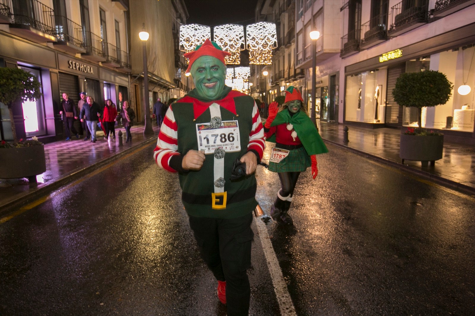 La 28° edición volvió a llenar de color las calles de la capital con sus tradicionales disfraces y sus casi dos mil corredores