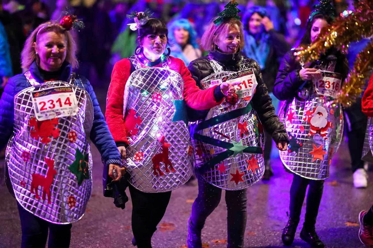 La 28° edición volvió a llenar de color las calles de la capital con sus tradicionales disfraces y sus casi dos mil corredores