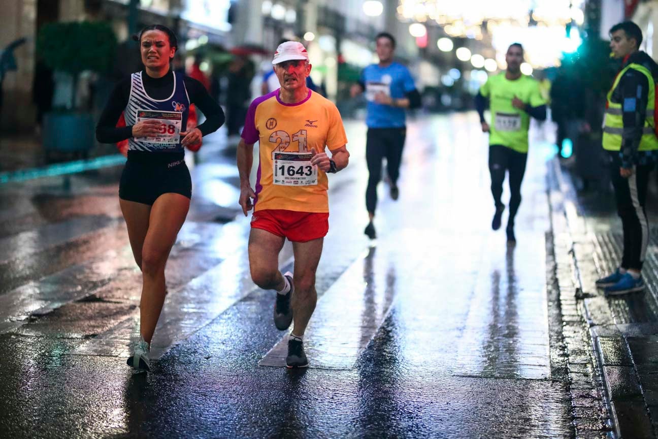 La 28° edición volvió a llenar de color las calles de la capital con sus tradicionales disfraces y sus casi dos mil corredores