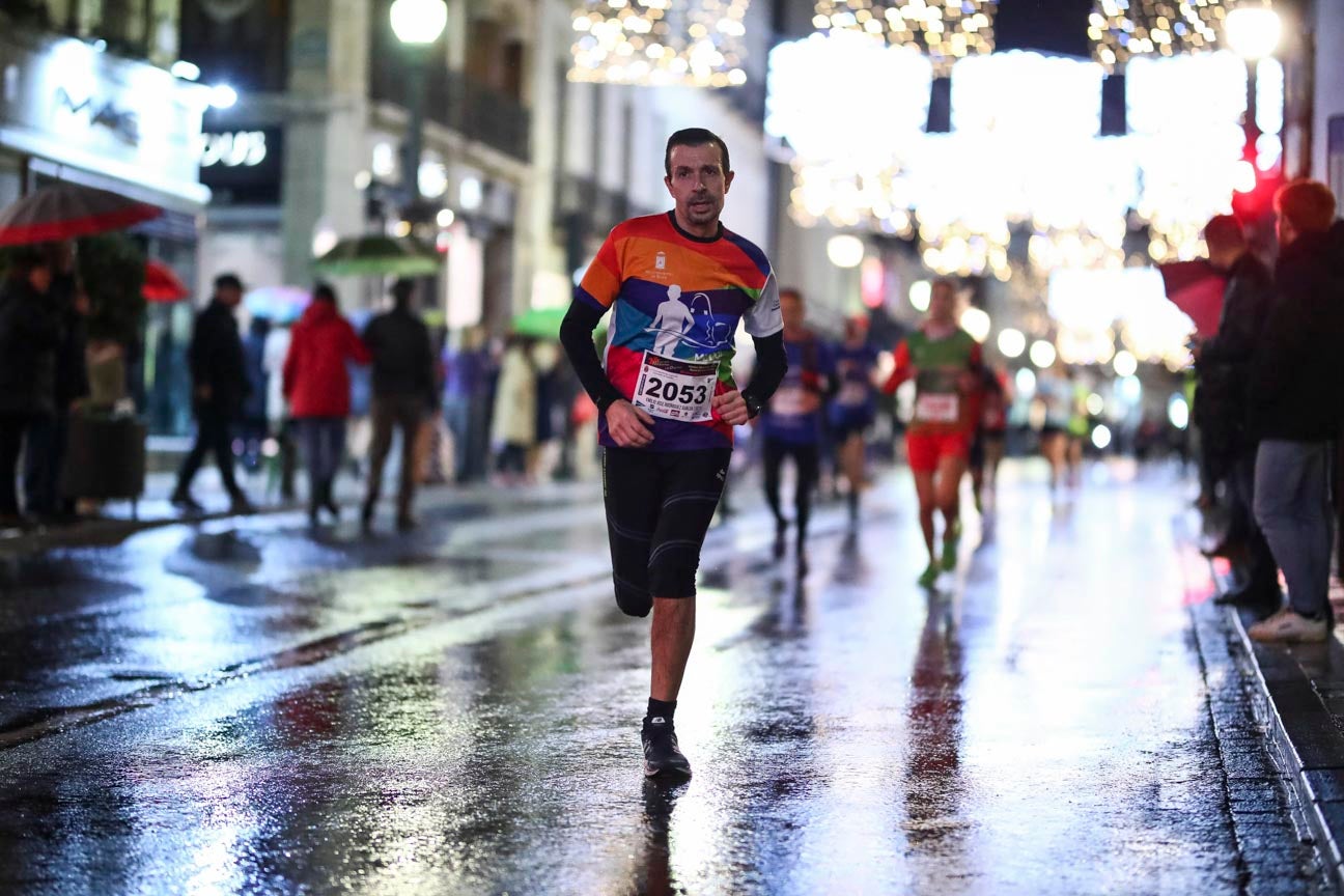 La 28° edición volvió a llenar de color las calles de la capital con sus tradicionales disfraces y sus casi dos mil corredores