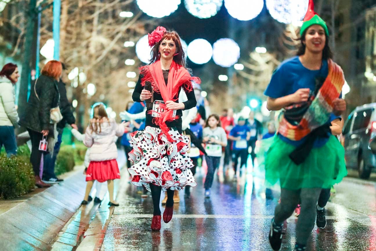 La 28° edición volvió a llenar de color las calles de la capital con sus tradicionales disfraces y sus casi dos mil corredores