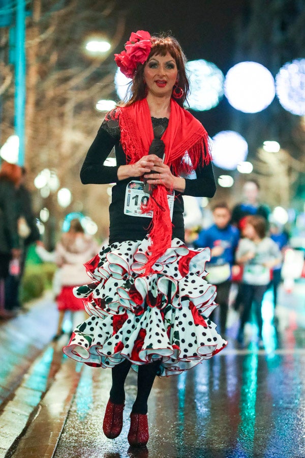 La 28° edición volvió a llenar de color las calles de la capital con sus tradicionales disfraces y sus casi dos mil corredores