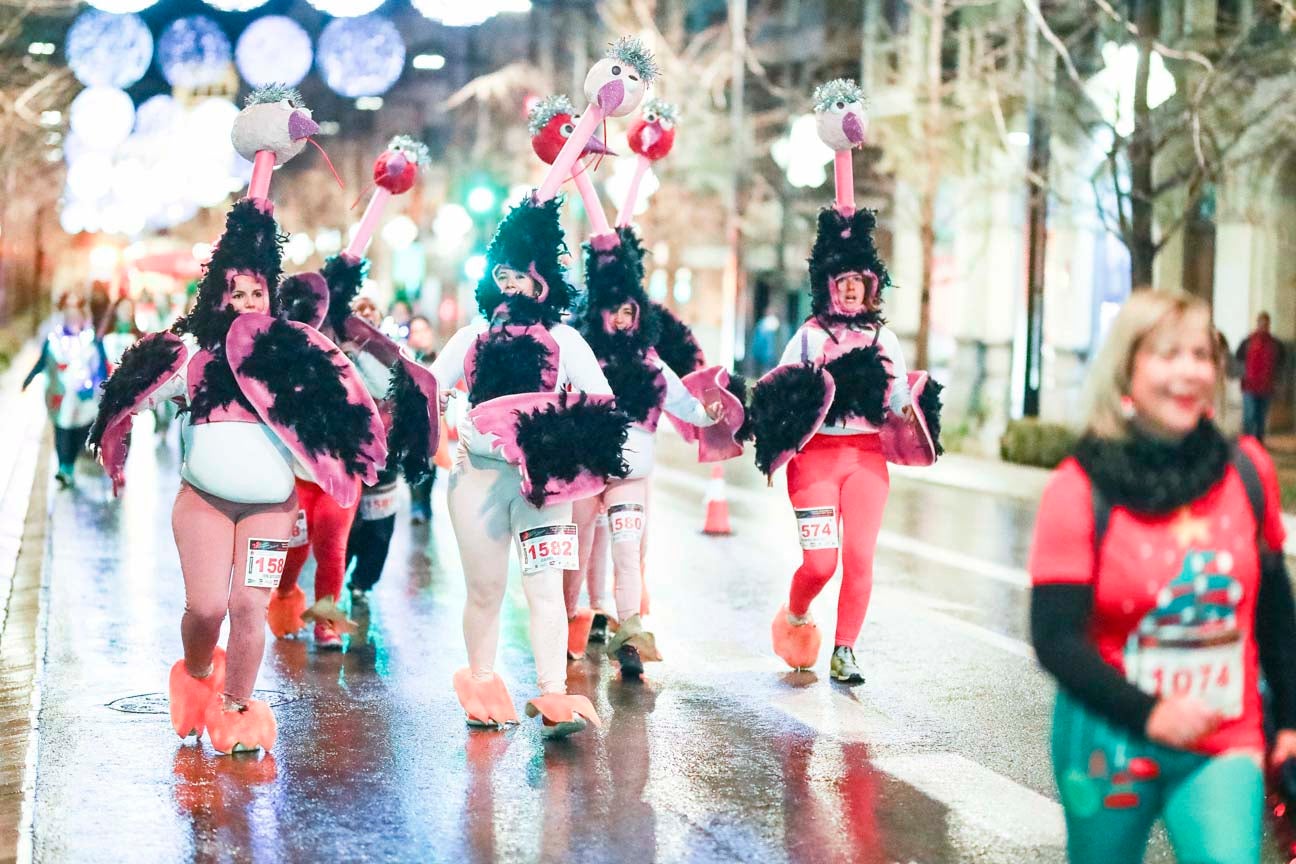 La 28° edición volvió a llenar de color las calles de la capital con sus tradicionales disfraces y sus casi dos mil corredores