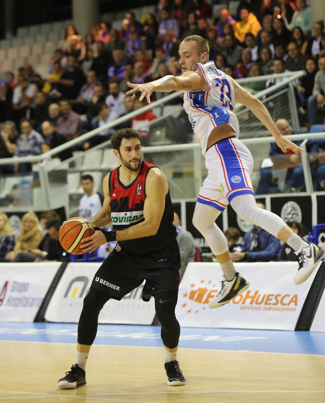 Jugada del partido del Covirán en Alicante