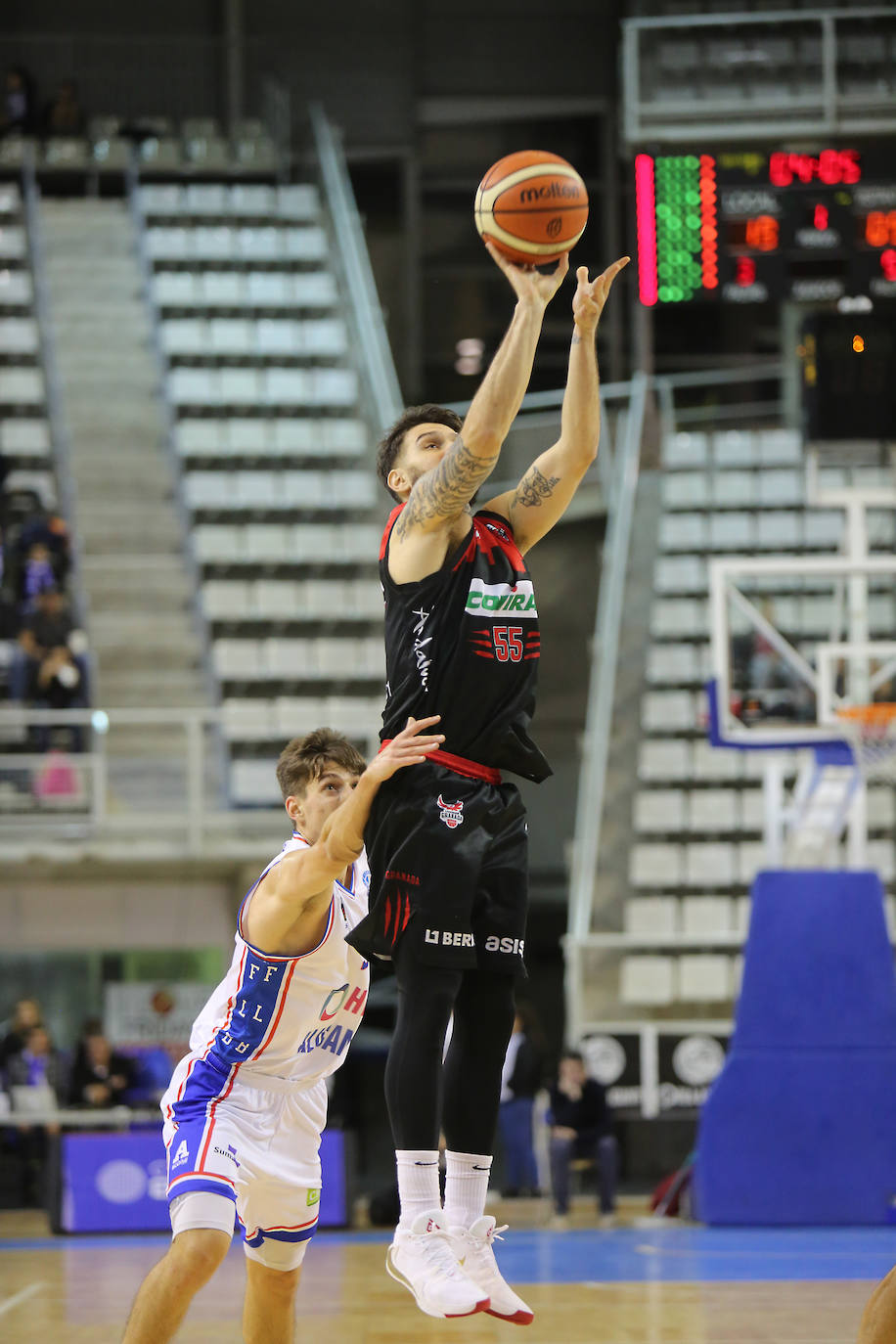 Jugada del partido del Covirán en Alicante