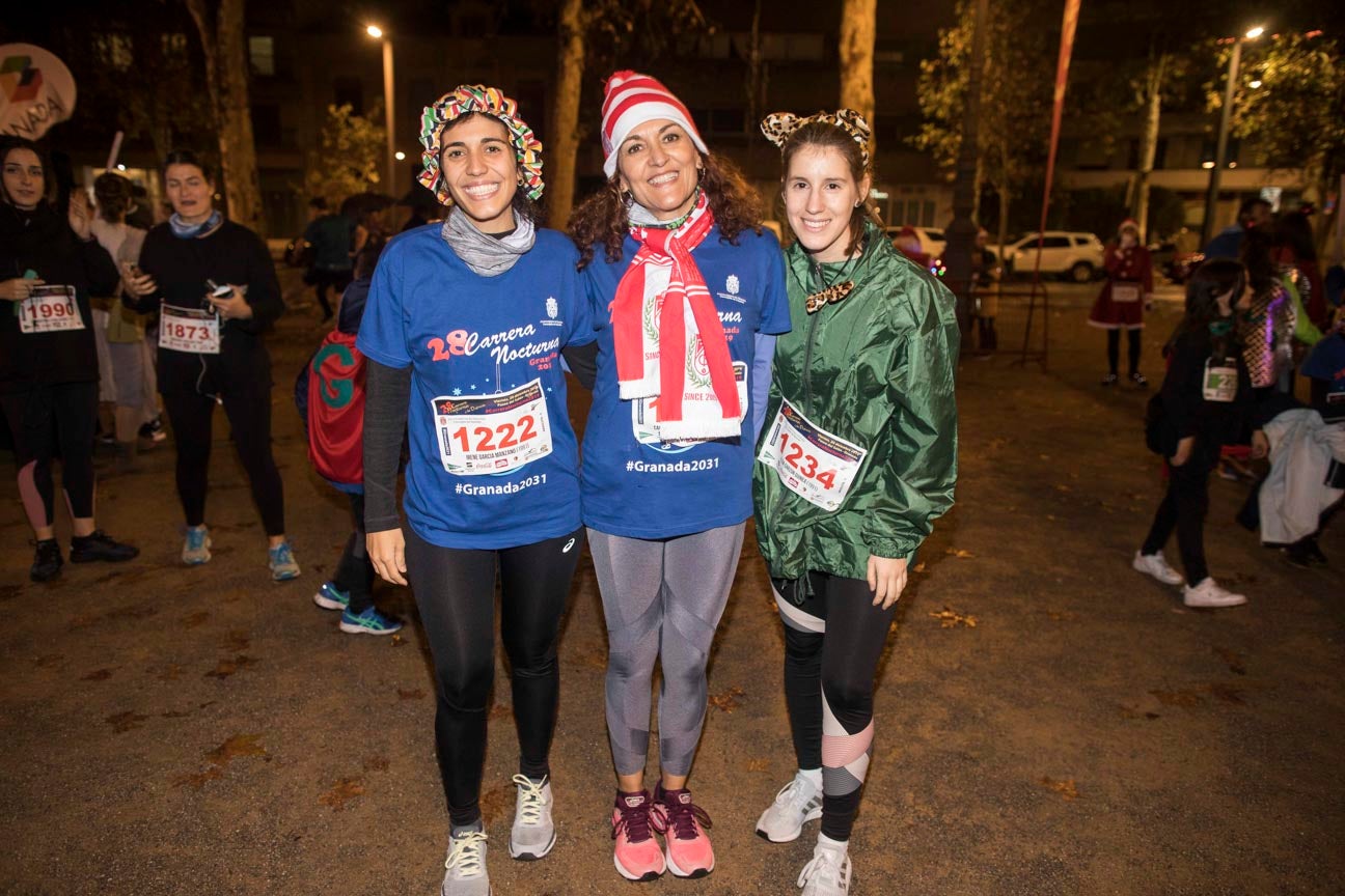 Mucho colorido para festejar el inicio de la Navidad, aunque algunos disfraces no sean muy cómodos para correr