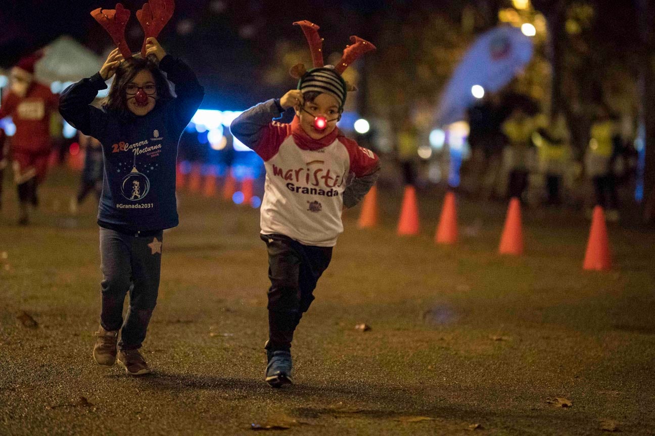 Ni el mal tiempo ni el frío han impedido que decenas de niños hayan partido en las carreras de las distintas categorías de esta tradicional carrera navideña