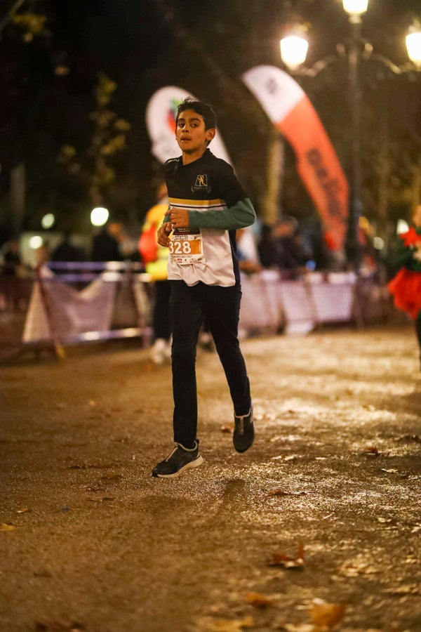 Ni el mal tiempo ni el frío han impedido que decenas de niños hayan partido en las carreras de las distintas categorías de esta tradicional carrera navideña