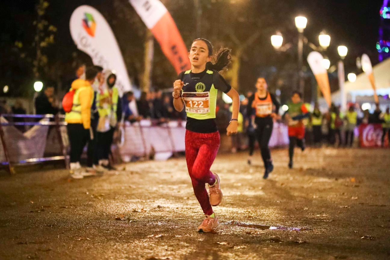 Ni el mal tiempo ni el frío han impedido que decenas de niños hayan partido en las carreras de las distintas categorías de esta tradicional carrera navideña