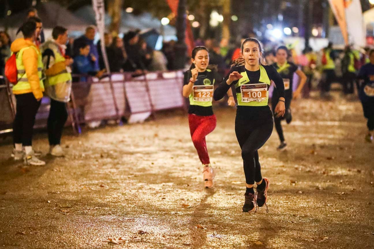 Ni el mal tiempo ni el frío han impedido que decenas de niños hayan partido en las carreras de las distintas categorías de esta tradicional carrera navideña