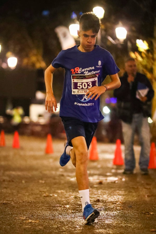 Ni el mal tiempo ni el frío han impedido que decenas de niños hayan partido en las carreras de las distintas categorías de esta tradicional carrera navideña