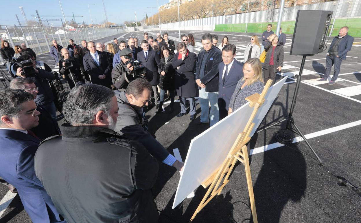 Inauguración del aparcamiento en superficie de la estación de Andaluces. 