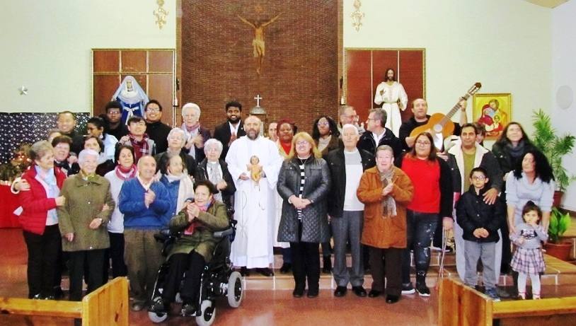 IDEAL pasa la noche en las calles del distrito, en las que hizo acto de presencia la alegría y la música
