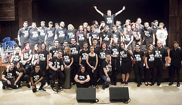 Foto de grupo, la Games Waves, al completo. 