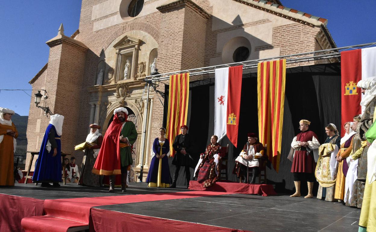 Fiñana retrocede 530 años para recordar la noche de los Reyes Católicos camino de Granada