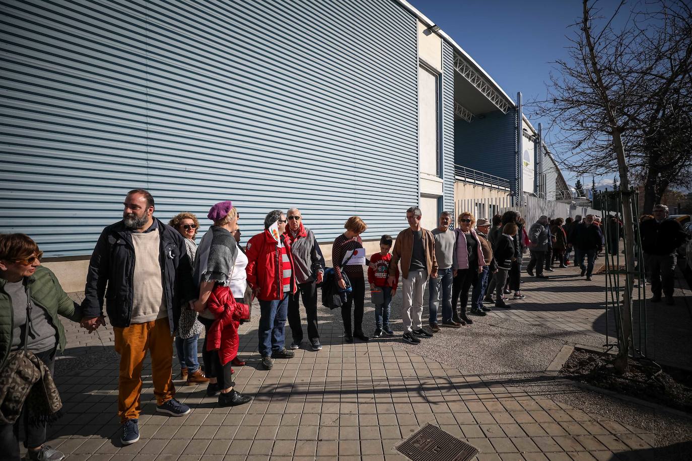 Cientos de granadinos se han reunido para exigir independiencia económica para la instalación científica 