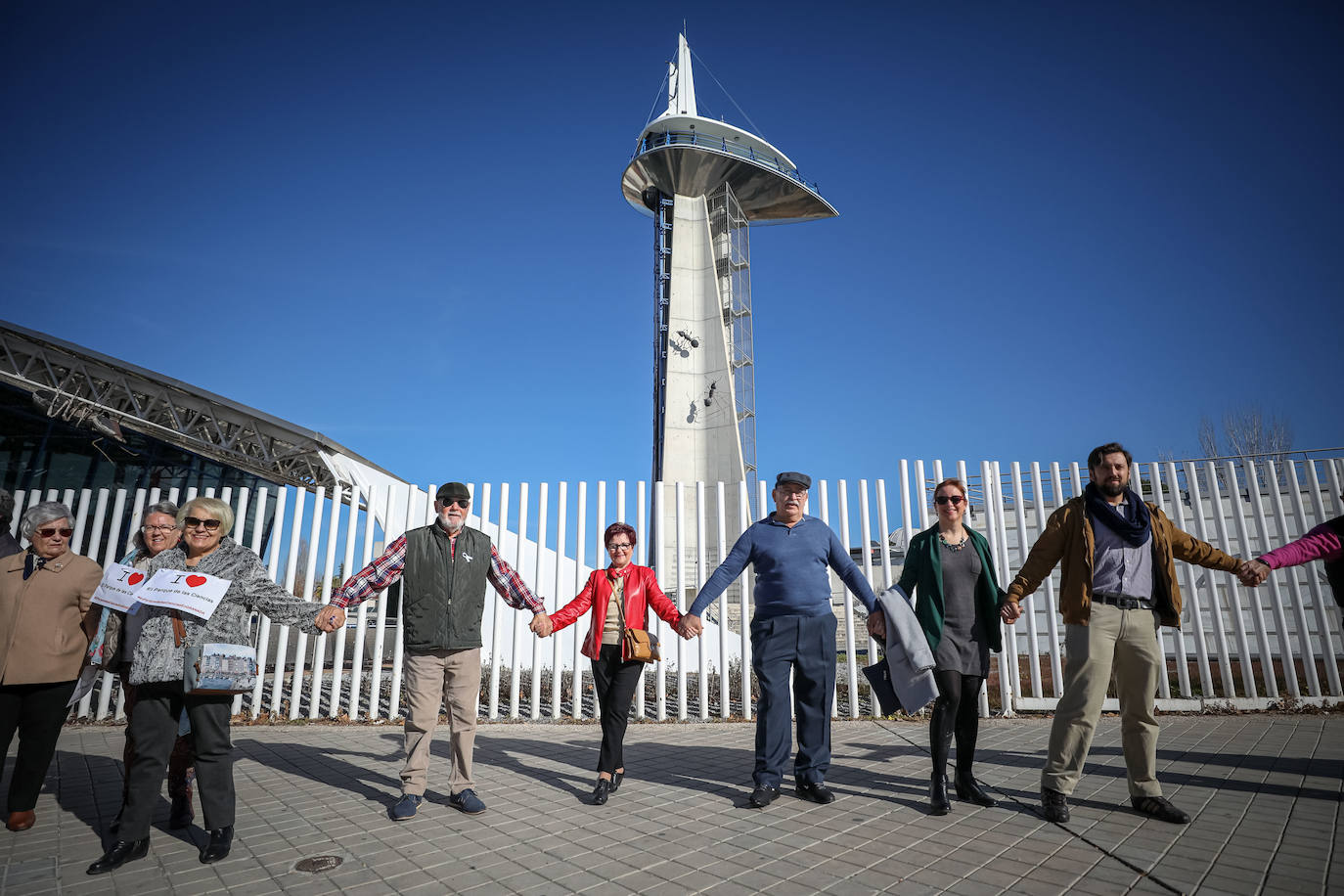 Cientos de granadinos se han reunido para exigir independiencia económica para la instalación científica 