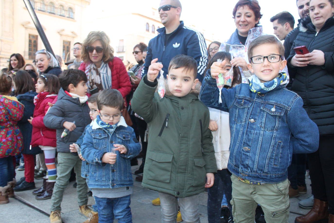 Los niños se han reunido en la capital para celebrar con gominolas la llegada de 2020 