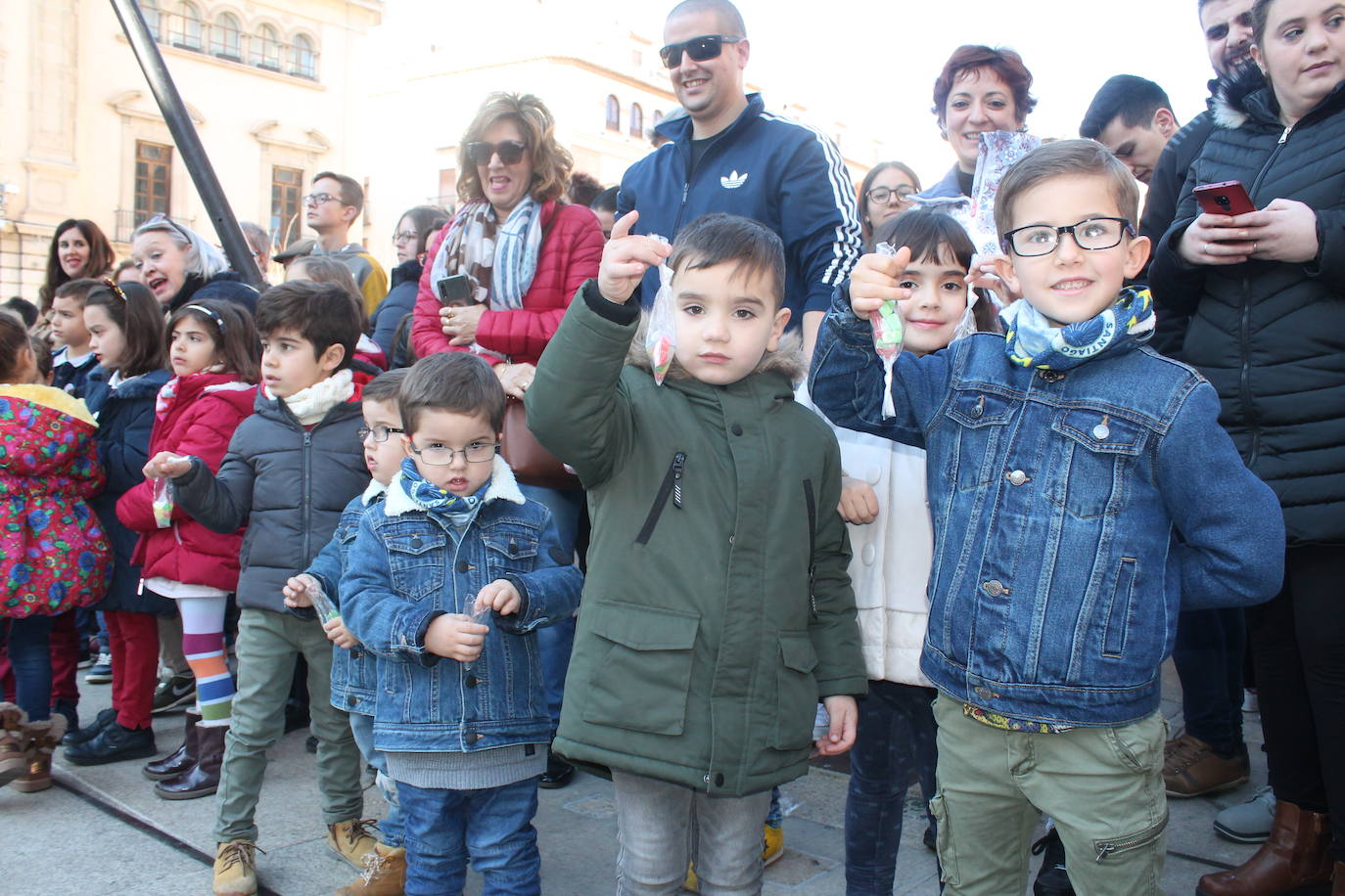 Los niños se han reunido en la capital para celebrar con gominolas la llegada de 2020 