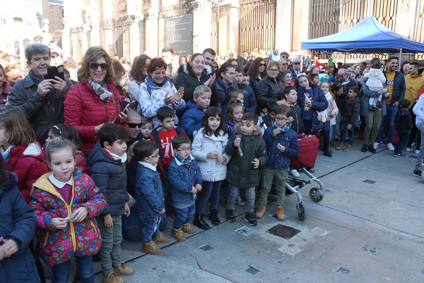 Los niños se han reunido en la capital para celebrar con gominolas la llegada de 2020 
