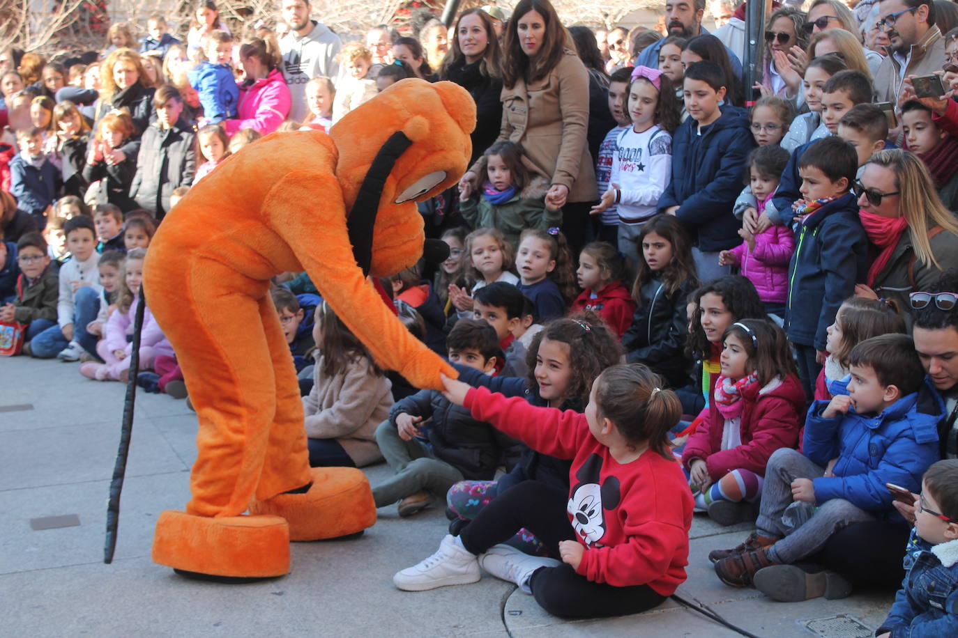 Los niños se han reunido en la capital para celebrar con gominolas la llegada de 2020 