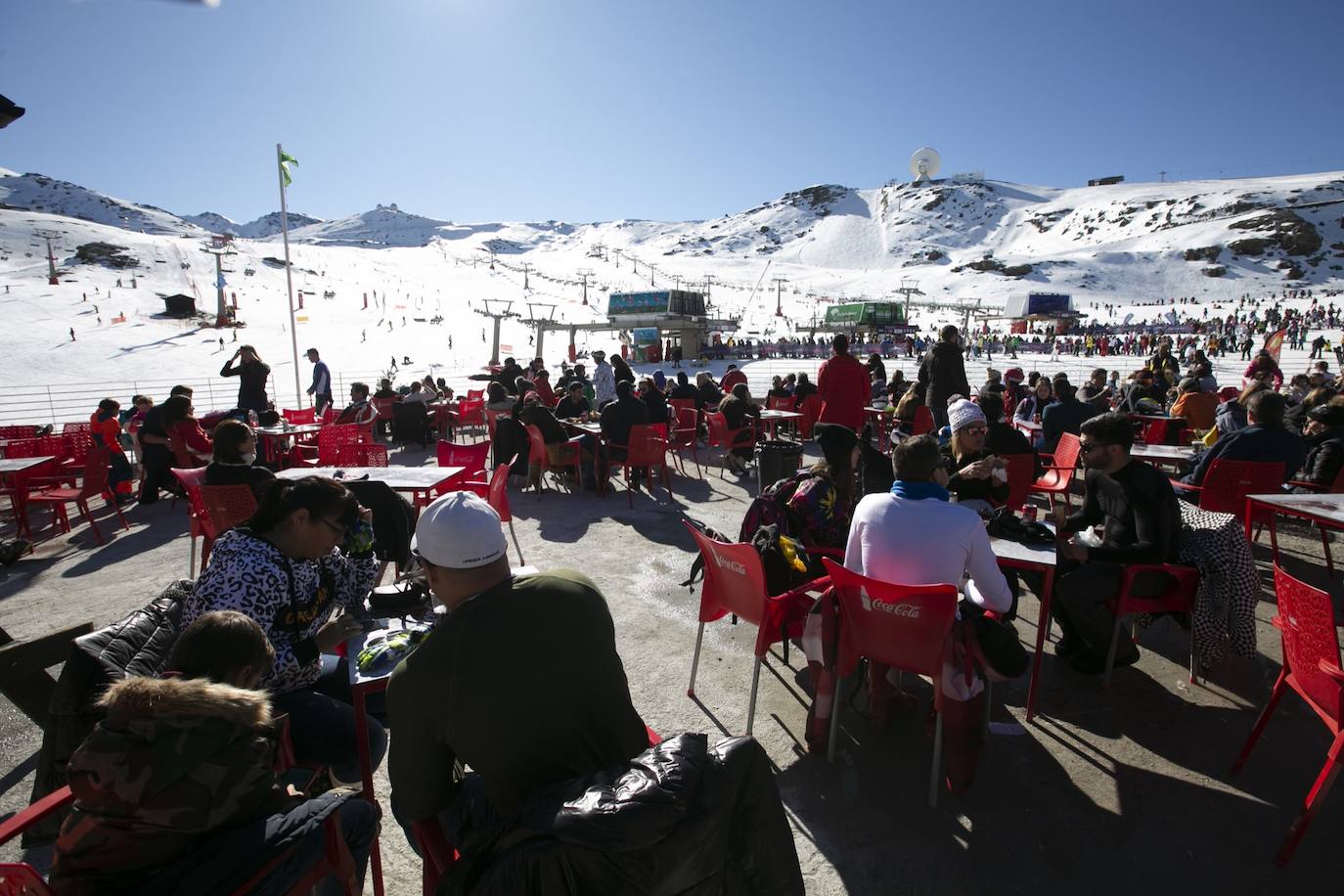 Unas 7.500 personas celebran el Año Nuevo en Sierra Nevada