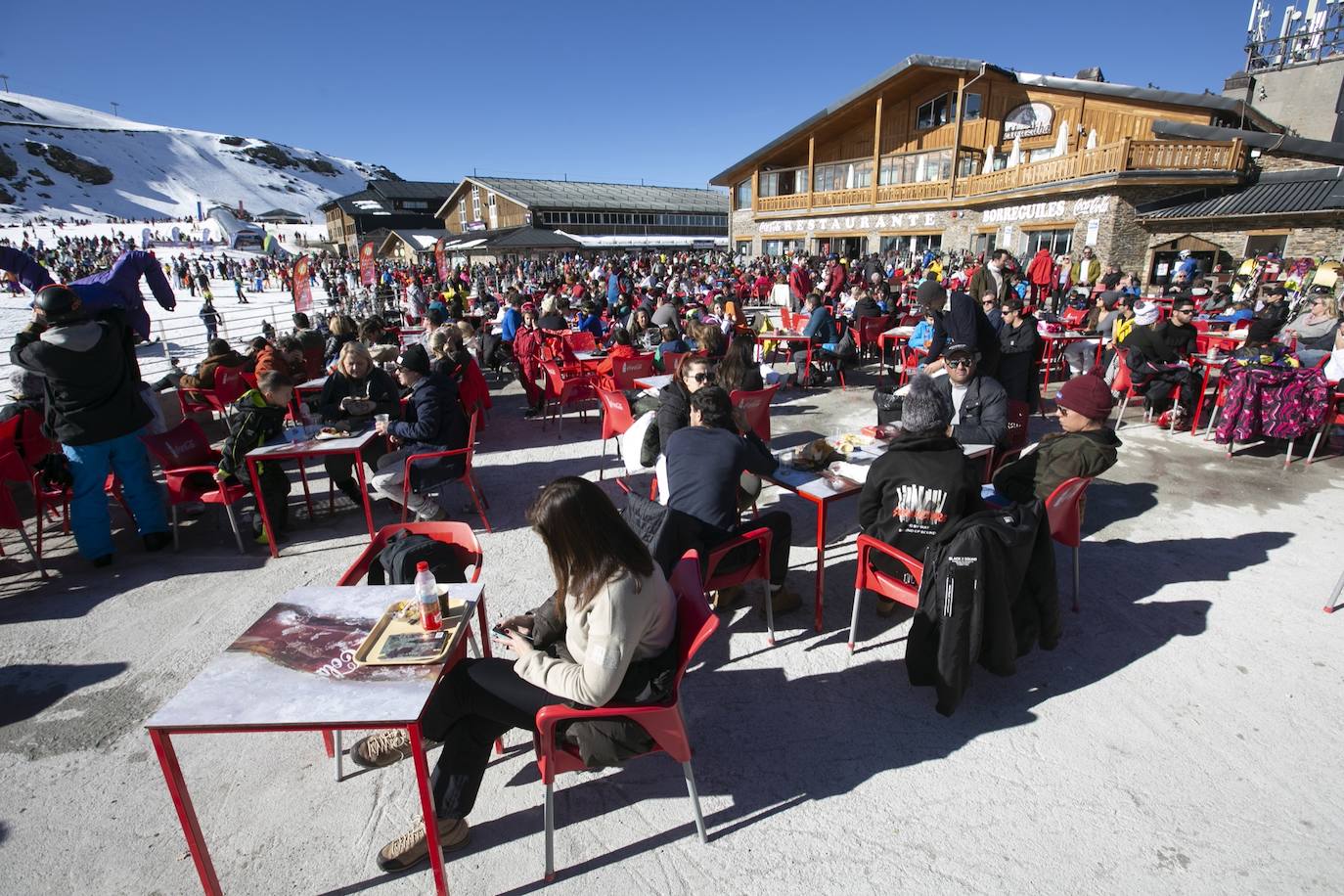 Unas 7.500 personas celebran el Año Nuevo en Sierra Nevada