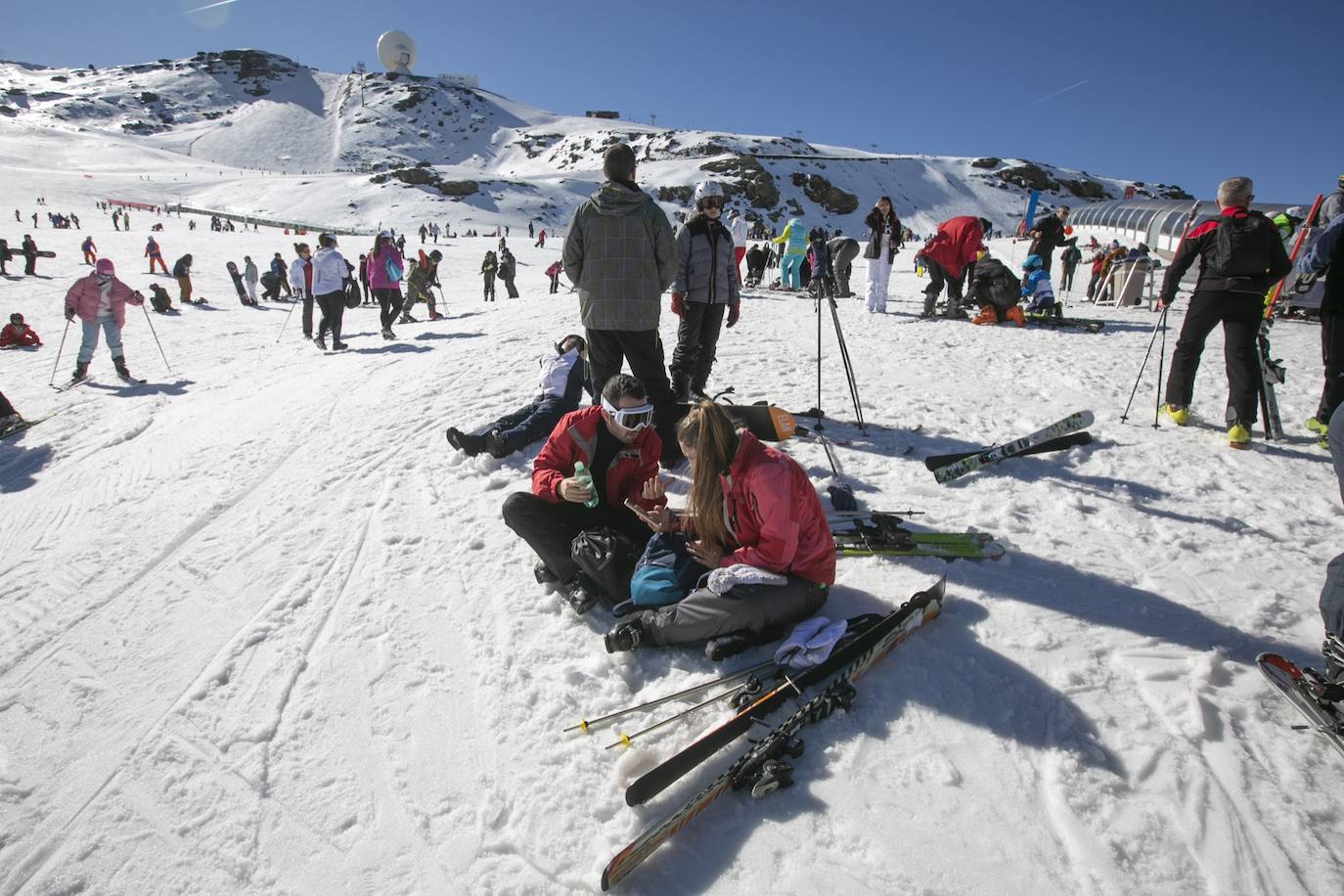 Unas 7.500 personas celebran el Año Nuevo en Sierra Nevada