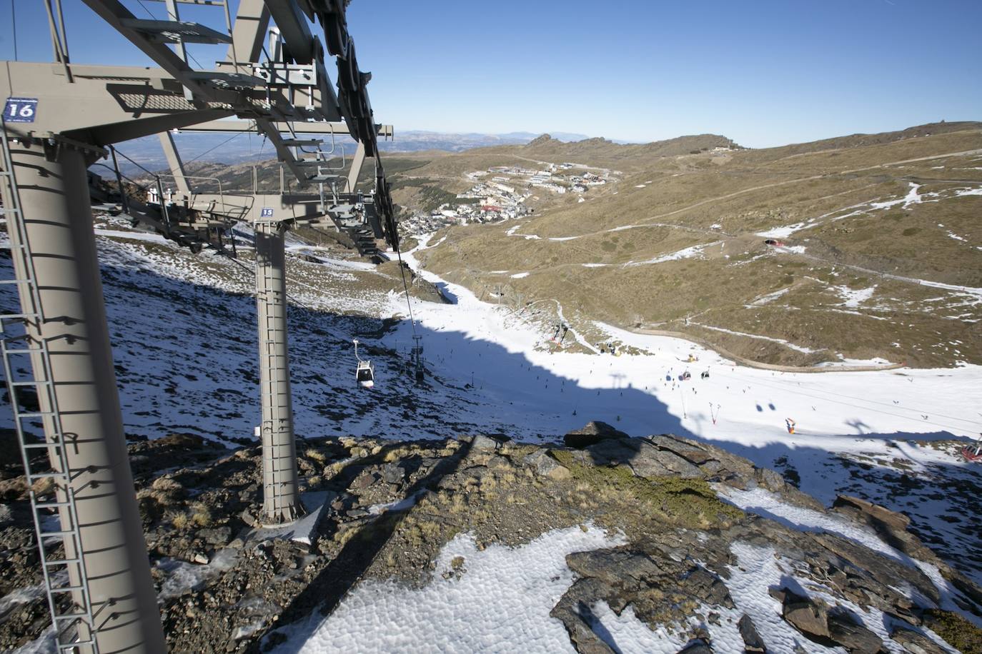 Unas 7.500 personas celebran el Año Nuevo en Sierra Nevada
