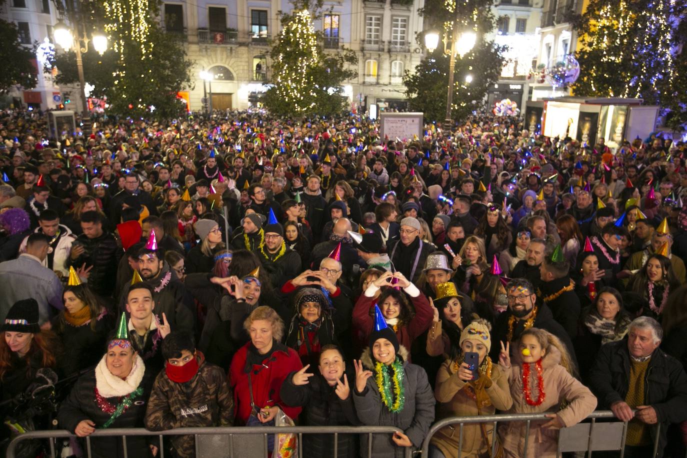 Miles de personas dsifrutaron de la Nochevieja en la capital