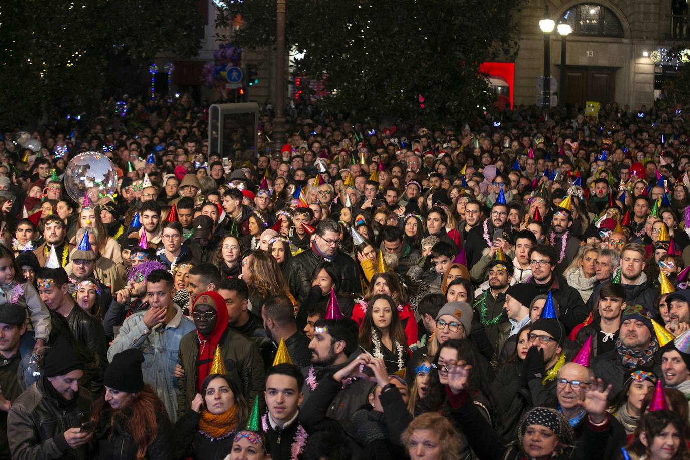 Miles de personas dsifrutaron de la Nochevieja en la capital