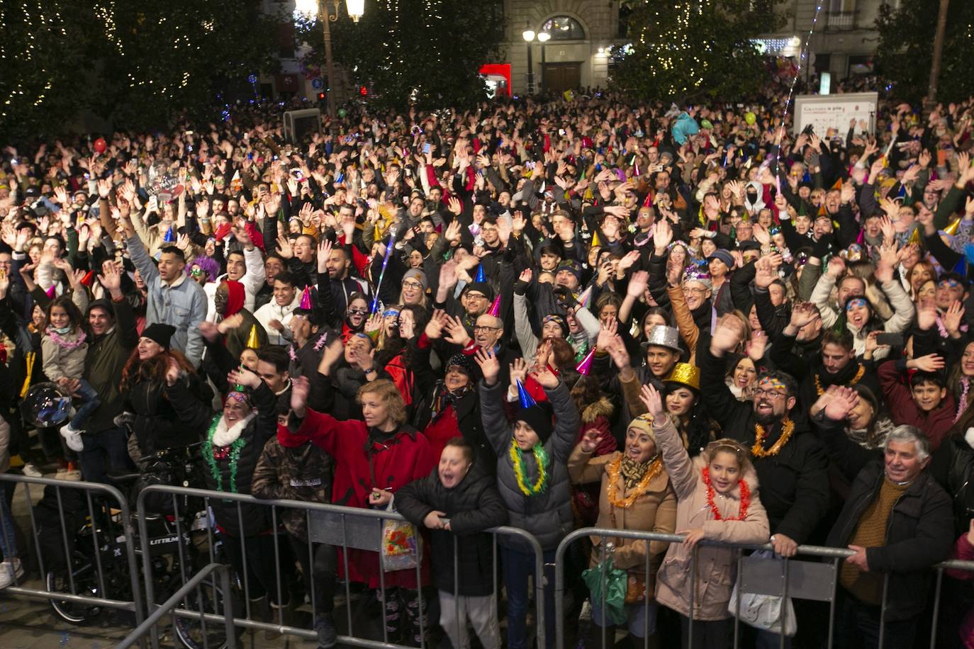 Miles de personas dsifrutaron de la Nochevieja en la capital