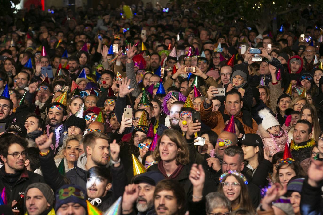 Miles de personas dsifrutaron de la Nochevieja en la capital