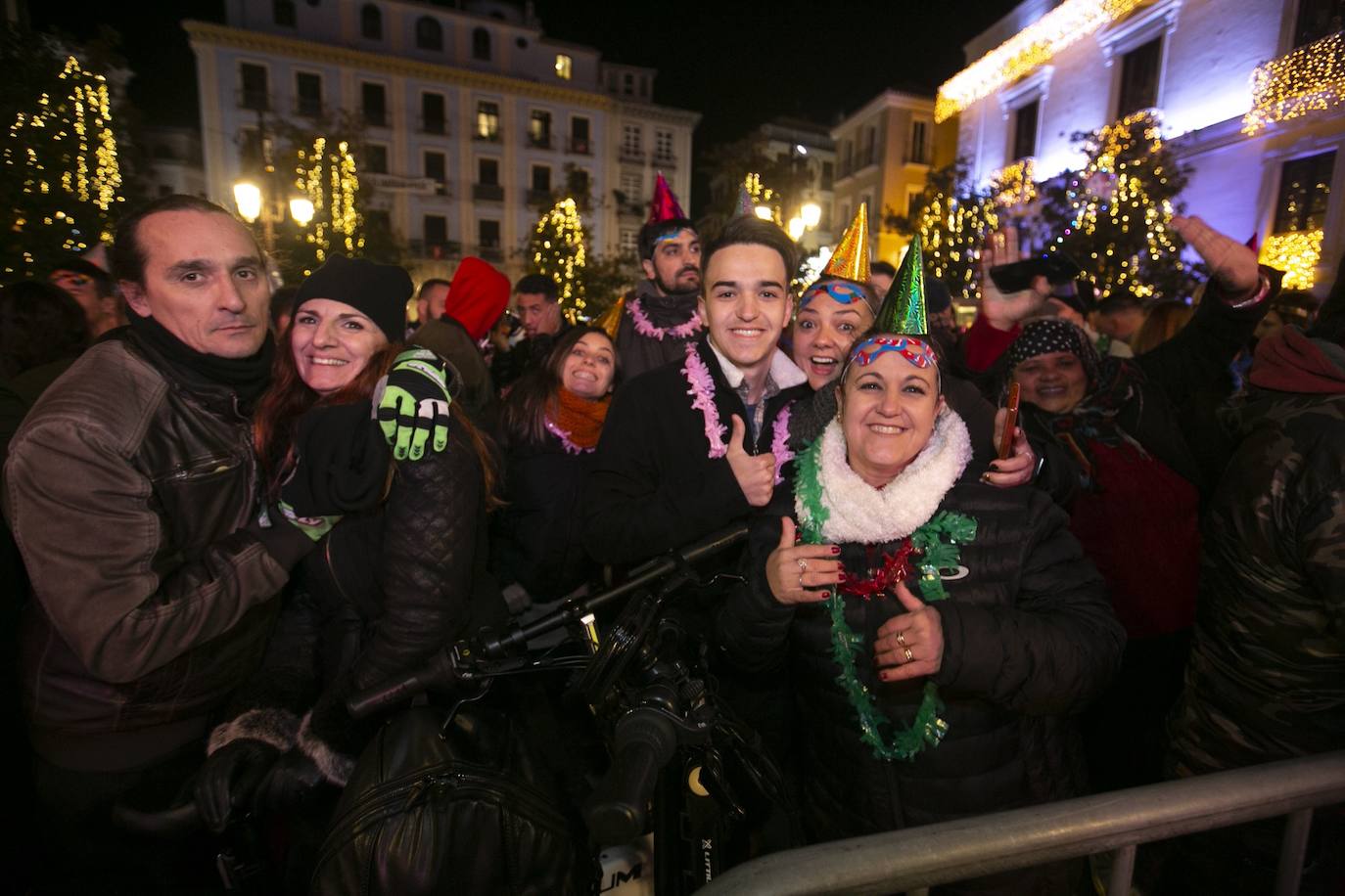 Miles de personas dsifrutaron de la Nochevieja en la capital