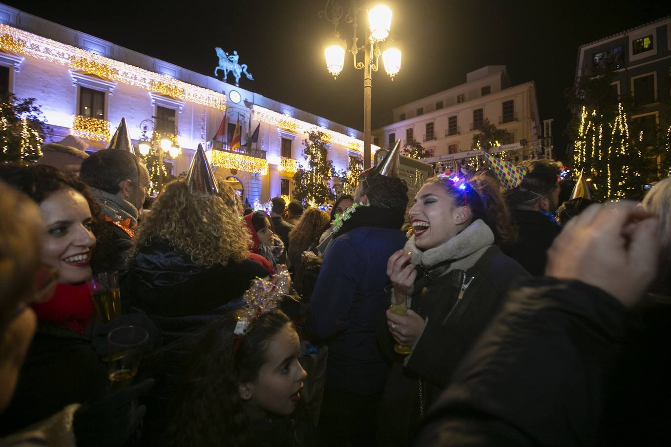 Miles de personas dsifrutaron de la Nochevieja en la capital