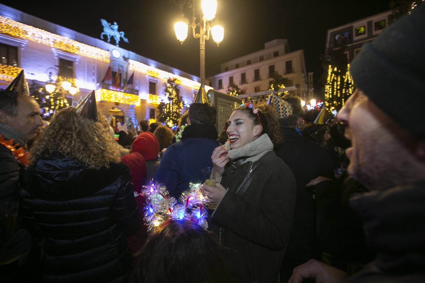 Miles de personas dsifrutaron de la Nochevieja en la capital