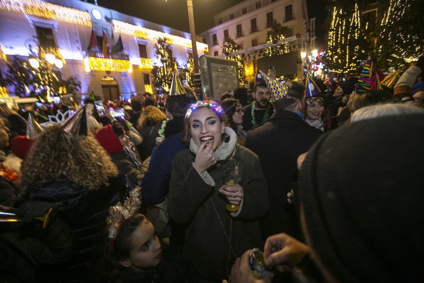 Miles de personas dsifrutaron de la Nochevieja en la capital