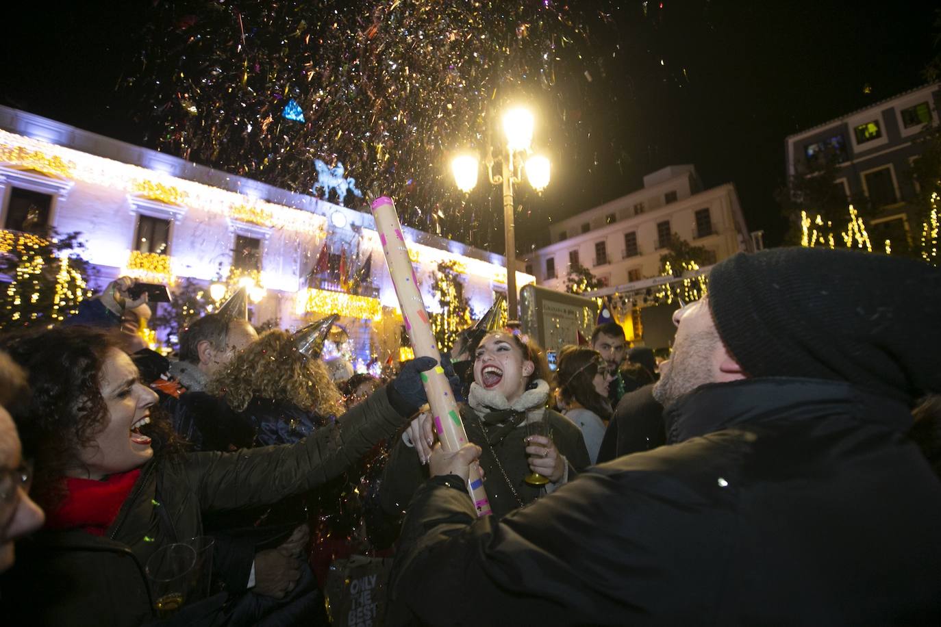 Miles de personas dsifrutaron de la Nochevieja en la capital