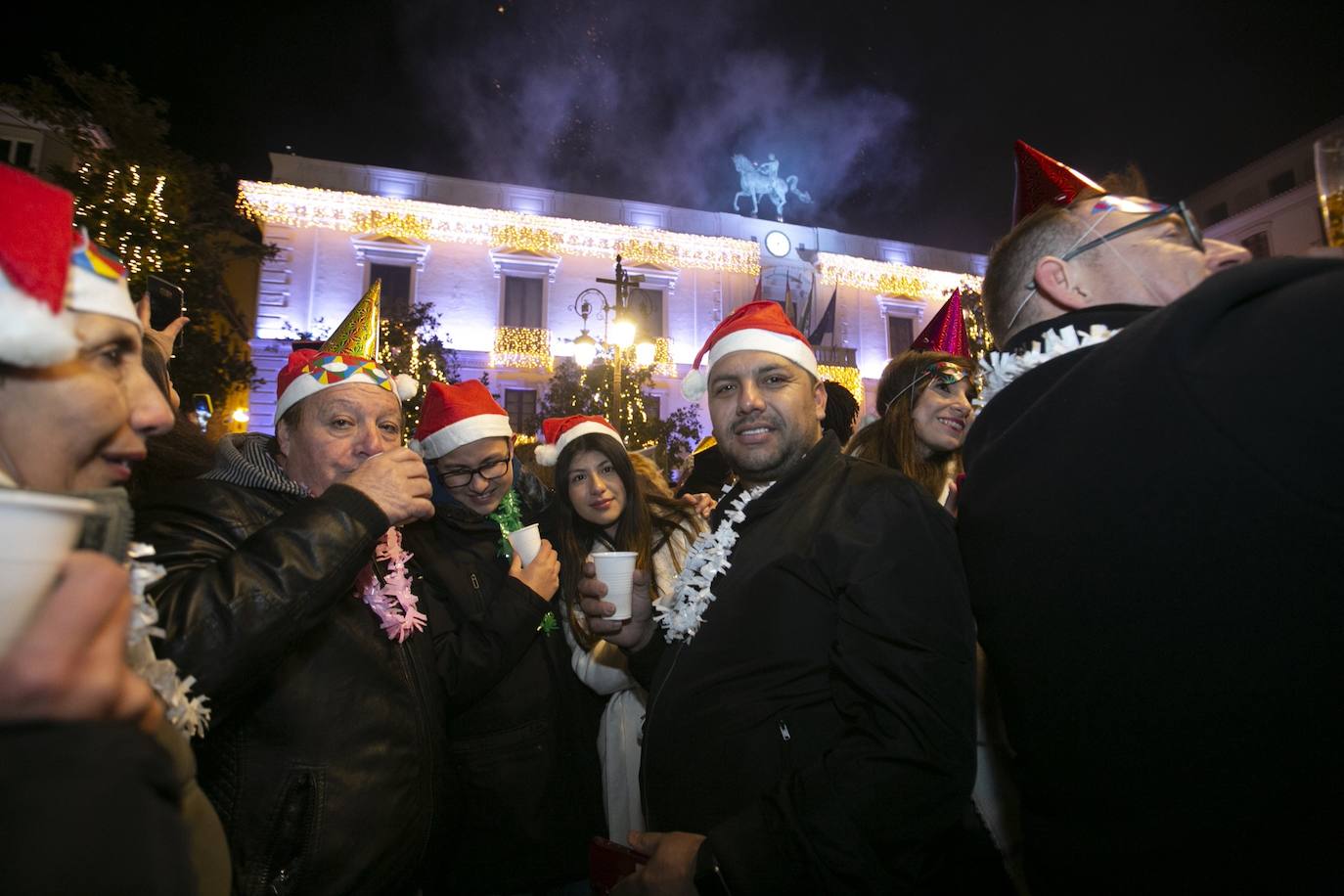 Miles de personas dsifrutaron de la Nochevieja en la capital