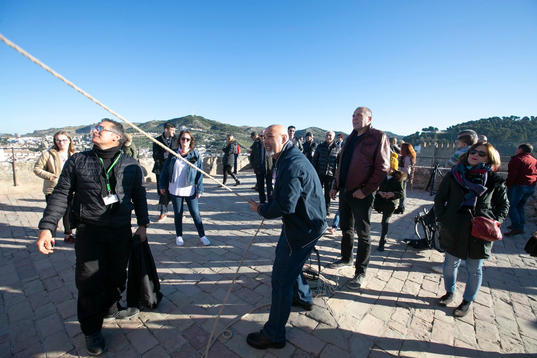 Fotos: Se cumple la tradición de tocar la campana de la Torre de la Vela el 2 de enero