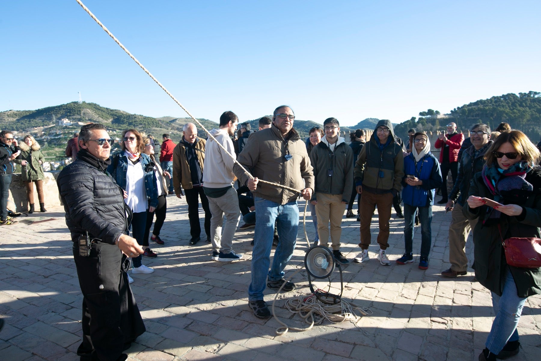 Fotos: Se cumple la tradición de tocar la campana de la Torre de la Vela el 2 de enero