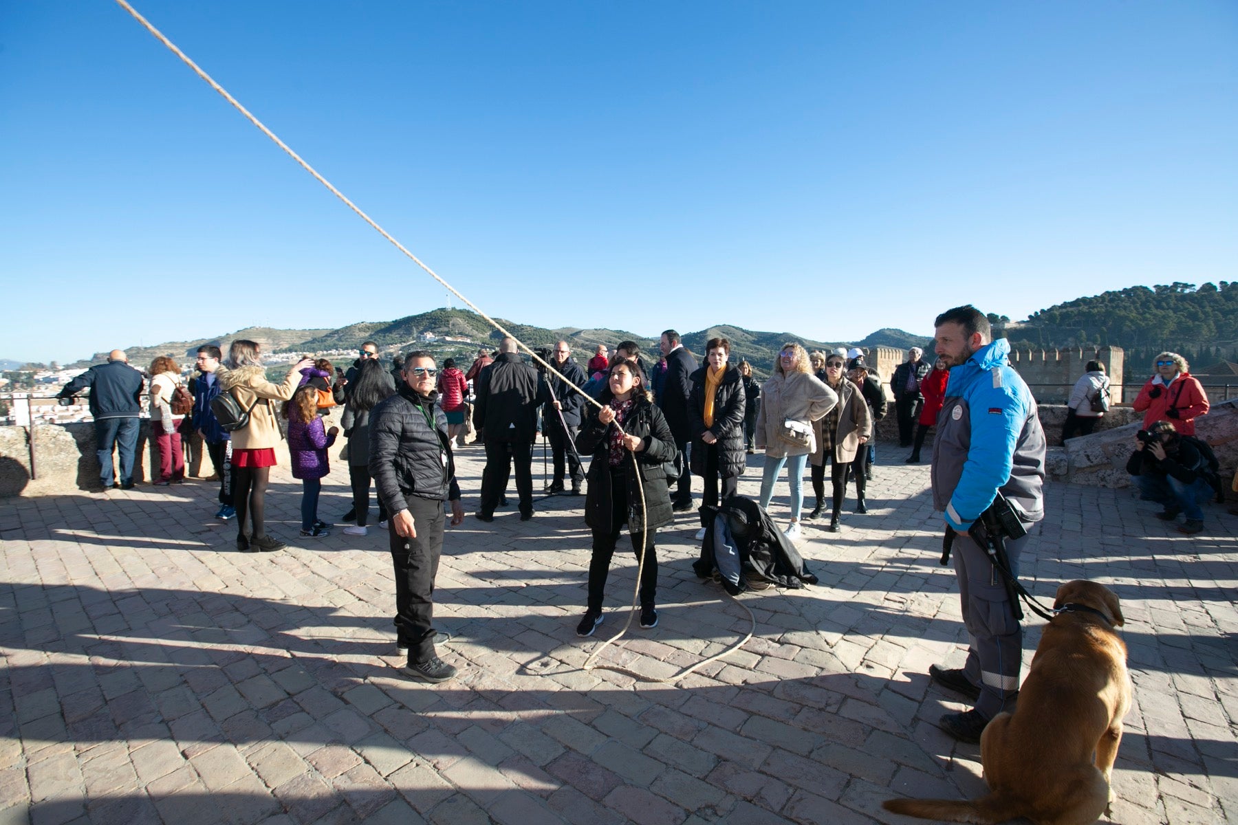 Fotos: Se cumple la tradición de tocar la campana de la Torre de la Vela el 2 de enero